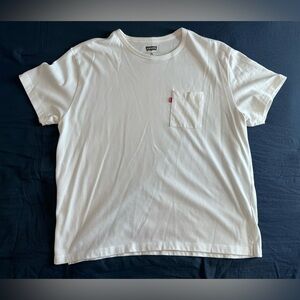 Levi's White Logo Pocket T-Shirt - 2XL